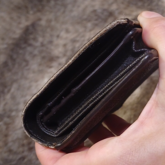 Michael Kors  wallet - Picture 4 of 16